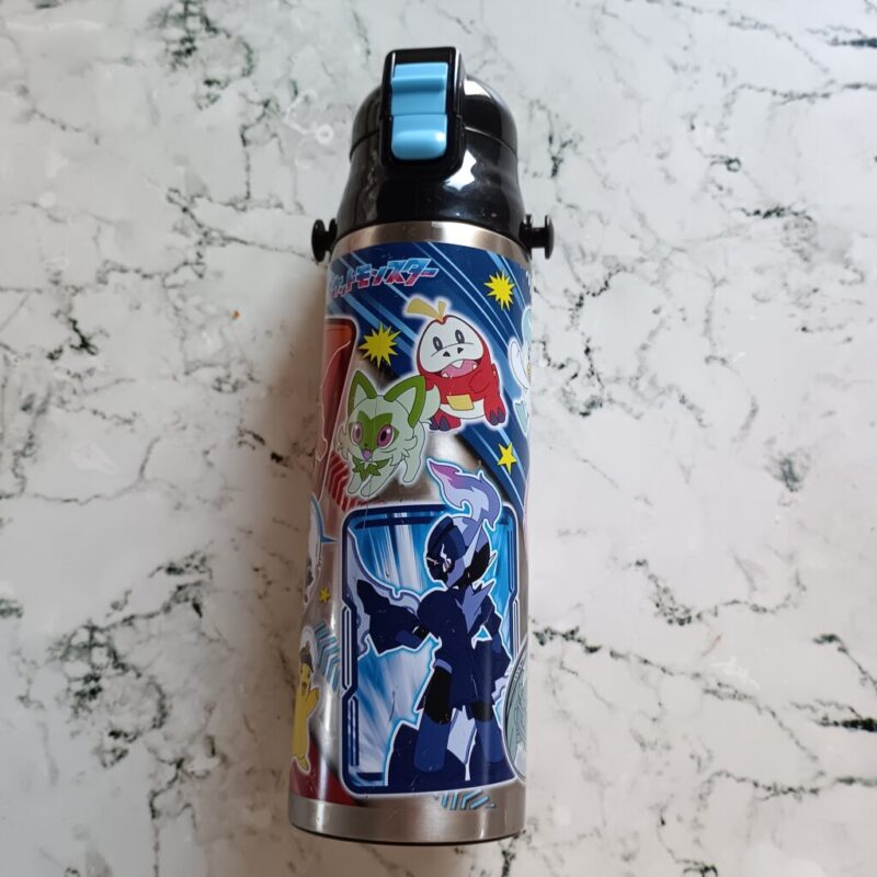 ワンタッチで開けられる水筒